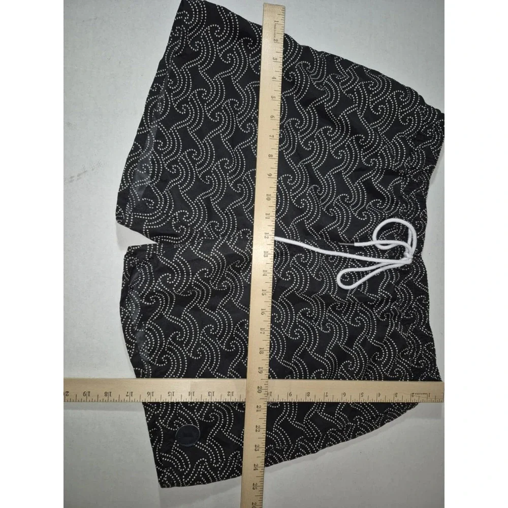 Indigenous Freedom for the people men's XL black &‎ white patterned swim trunks